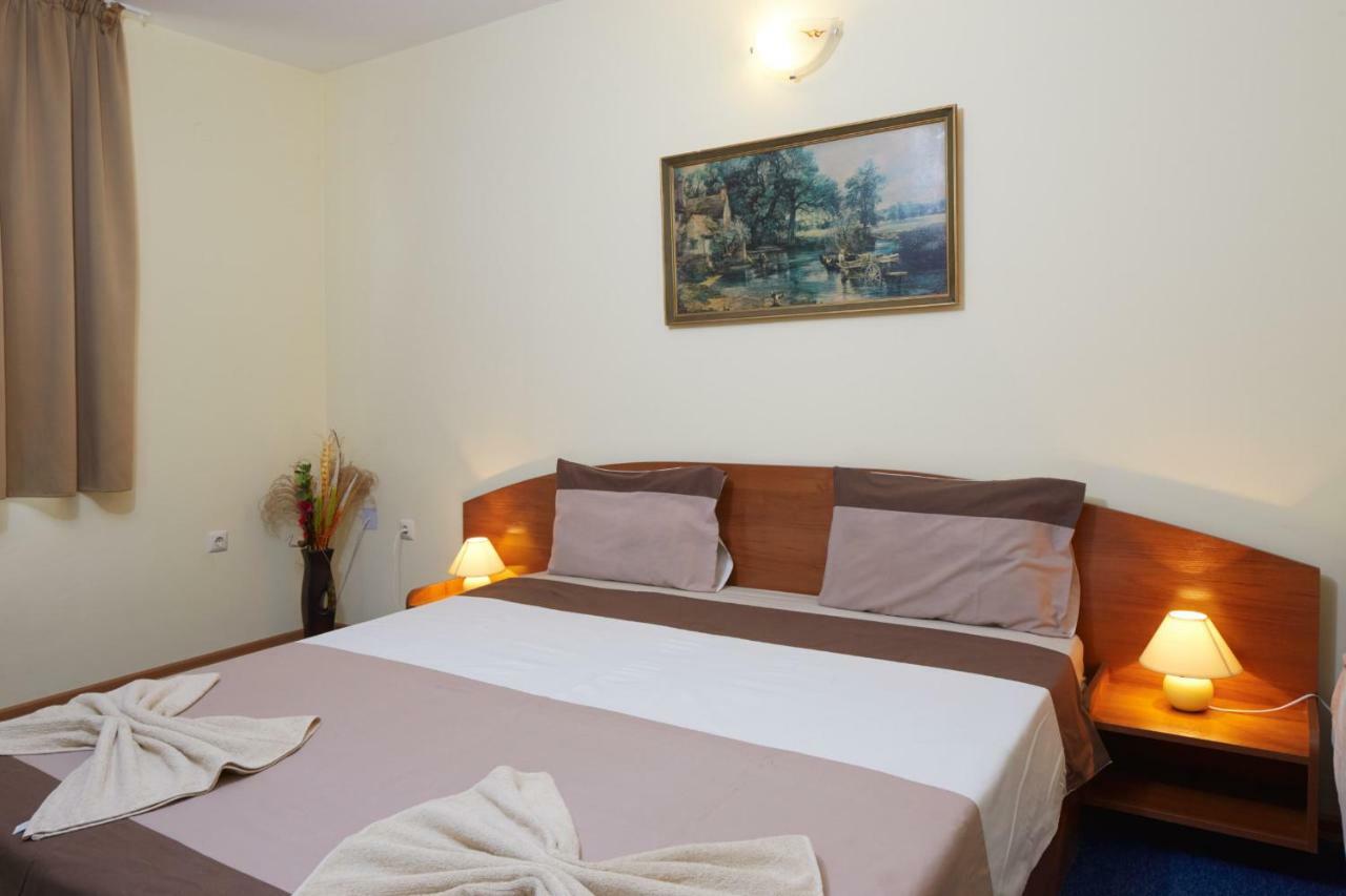 Guest House Plechkarovi 拉夫达 外观 照片
