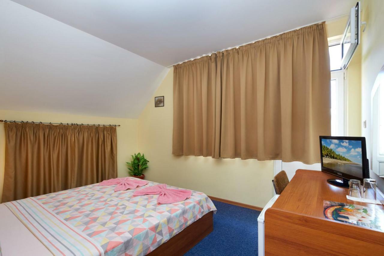 Guest House Plechkarovi 拉夫达 外观 照片