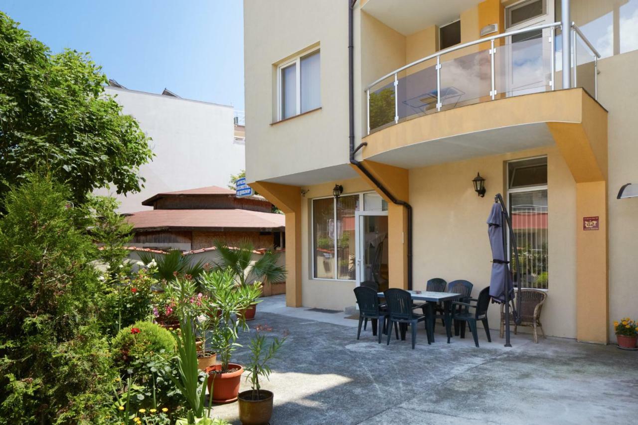 Guest House Plechkarovi 拉夫达 外观 照片